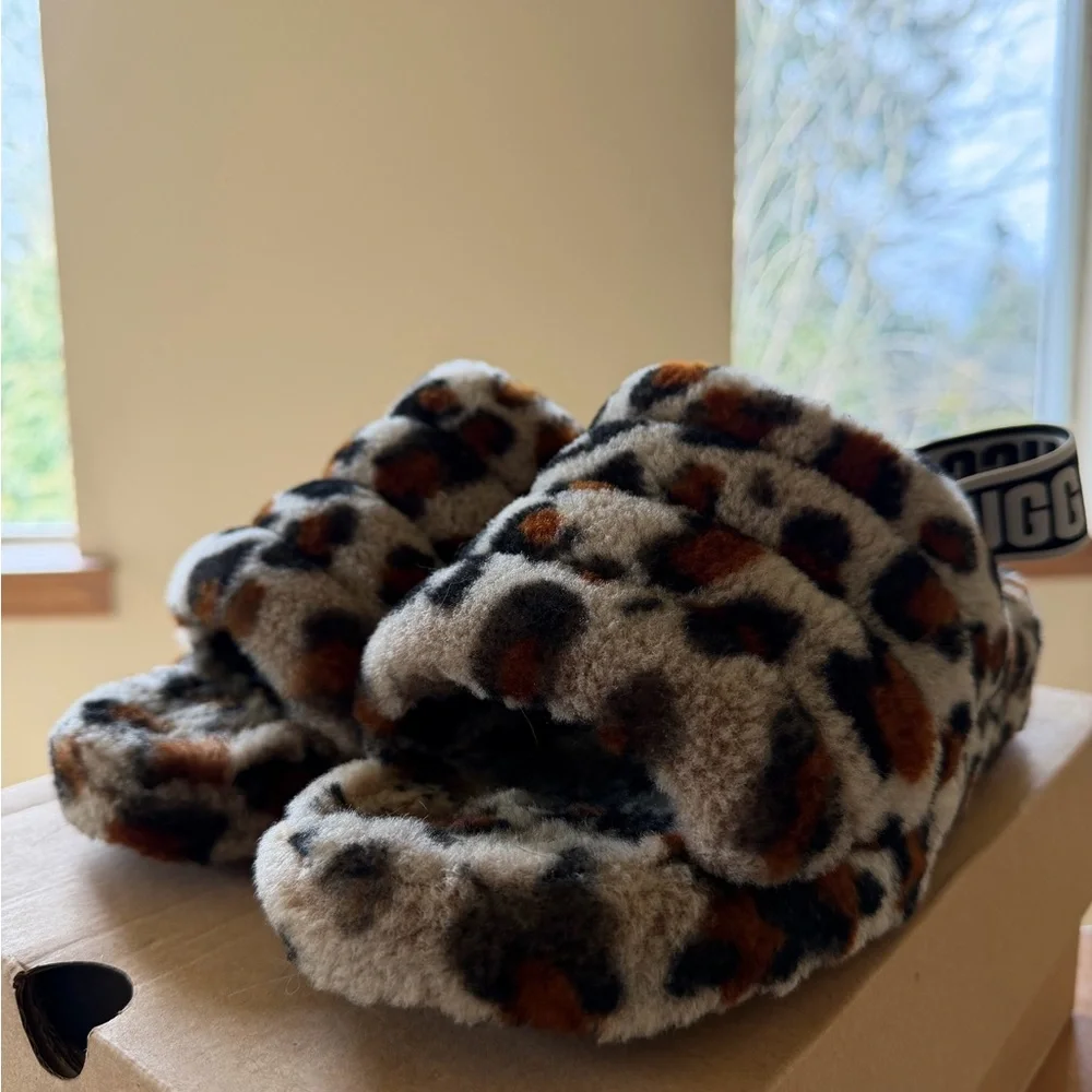 UGG Fuzzy Leopard Slippers - Picture 1 of 5